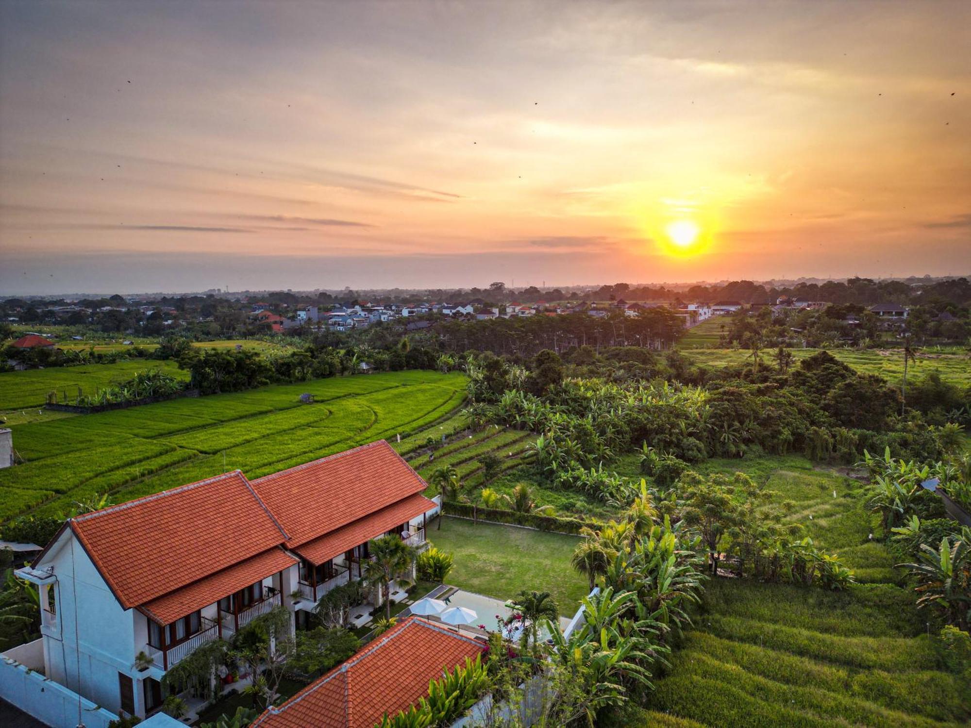 Eden Guest House Canggu Exterior photo